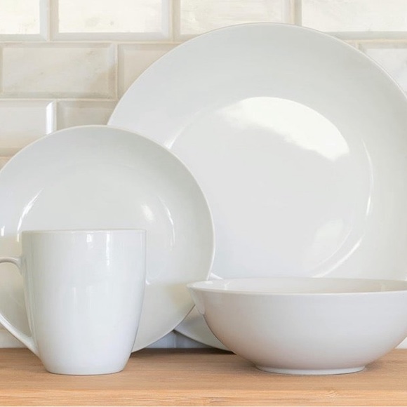 Dinnerware Set - Picture 2 of 9